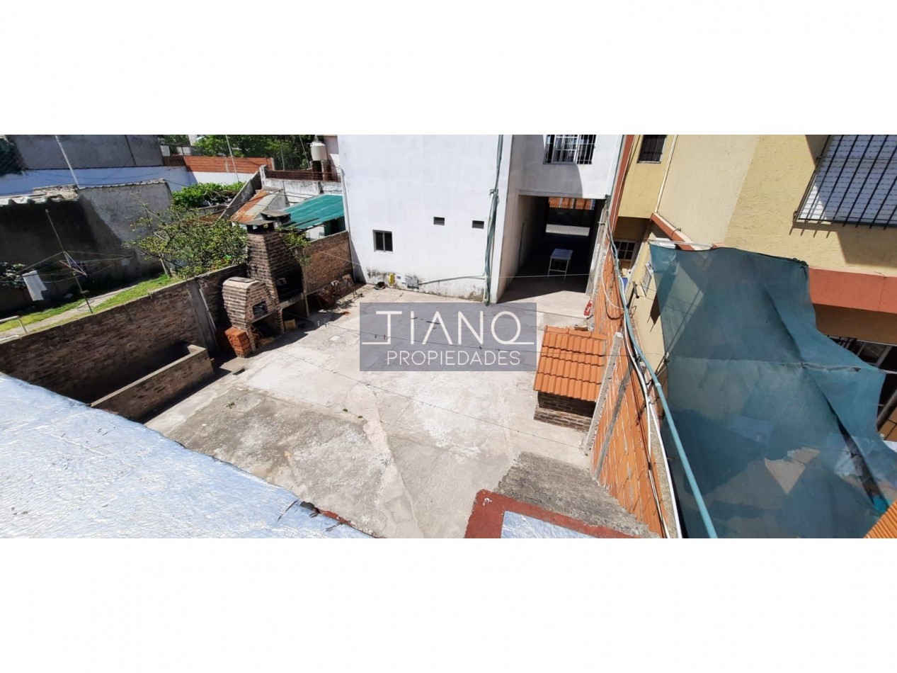 CASA EN 2 PLANTAS + DEPARTAMENTO 3 AMB - APTO CREDITO